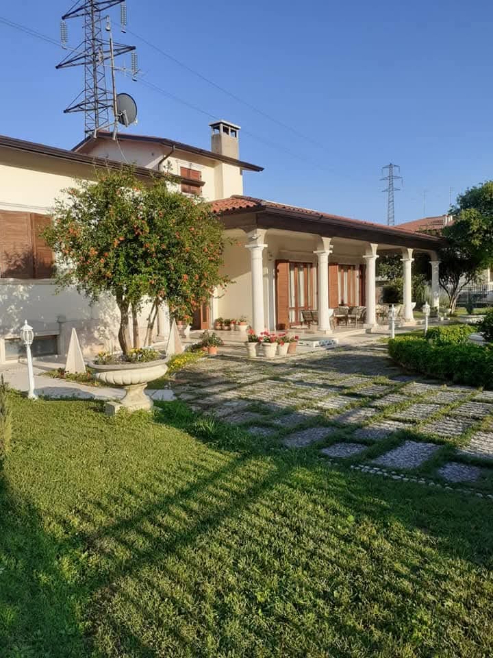 Villa Adriano